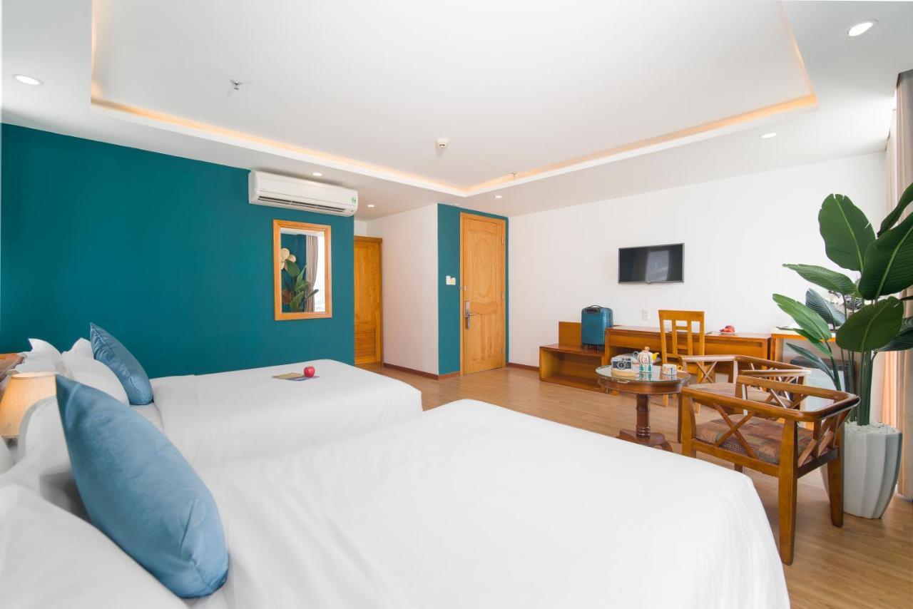 Merry Land Hotel Da Nang Esterno foto