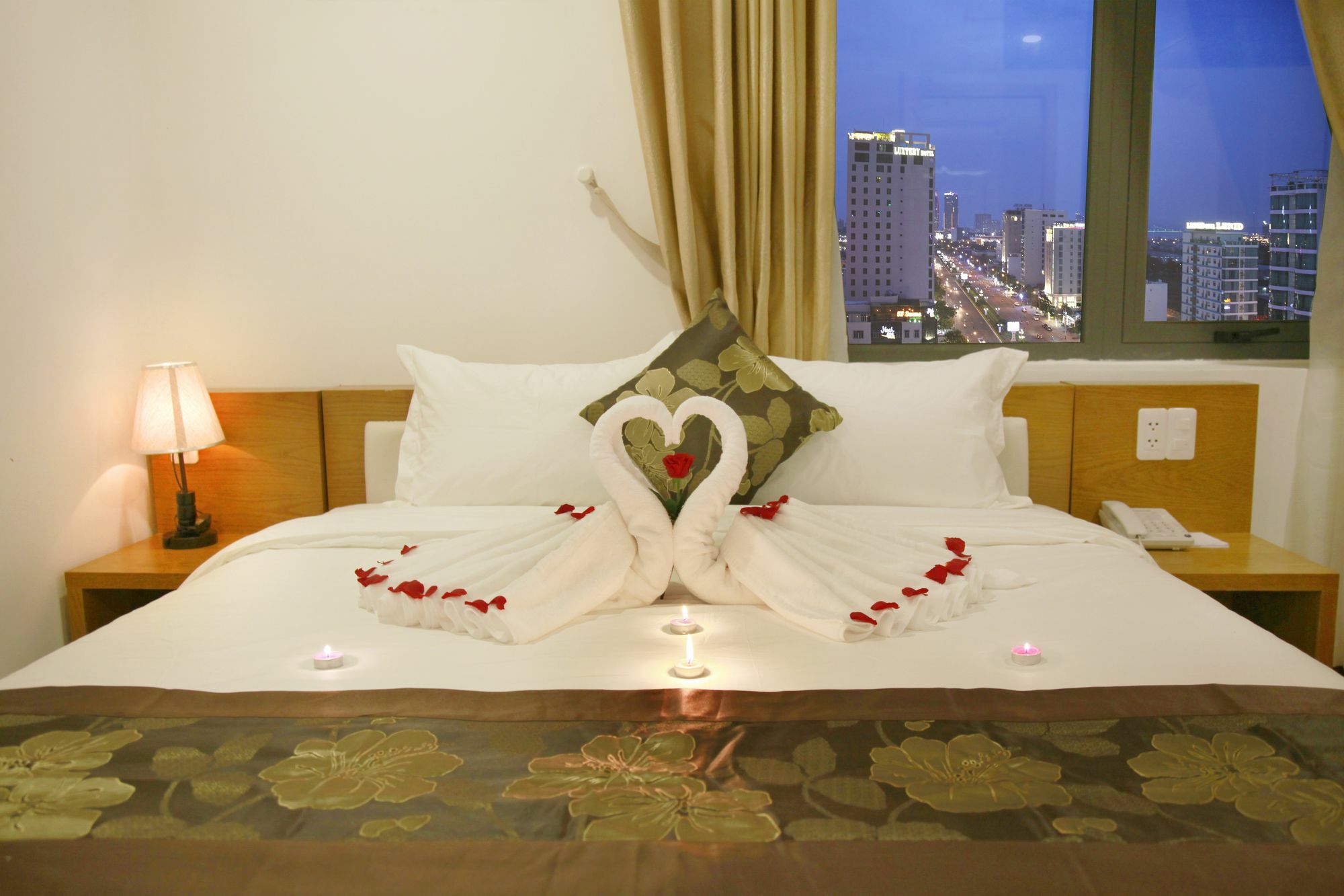 Merry Land Hotel Da Nang Esterno foto
